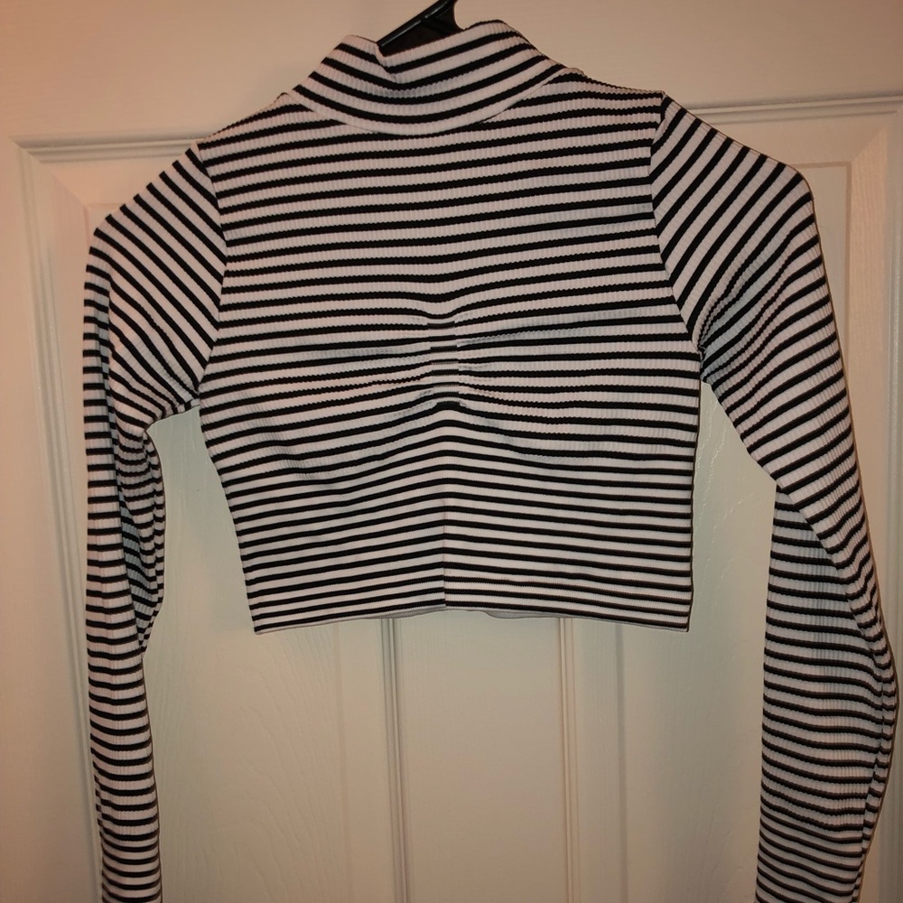 Long Sleeve Striped Crop Top